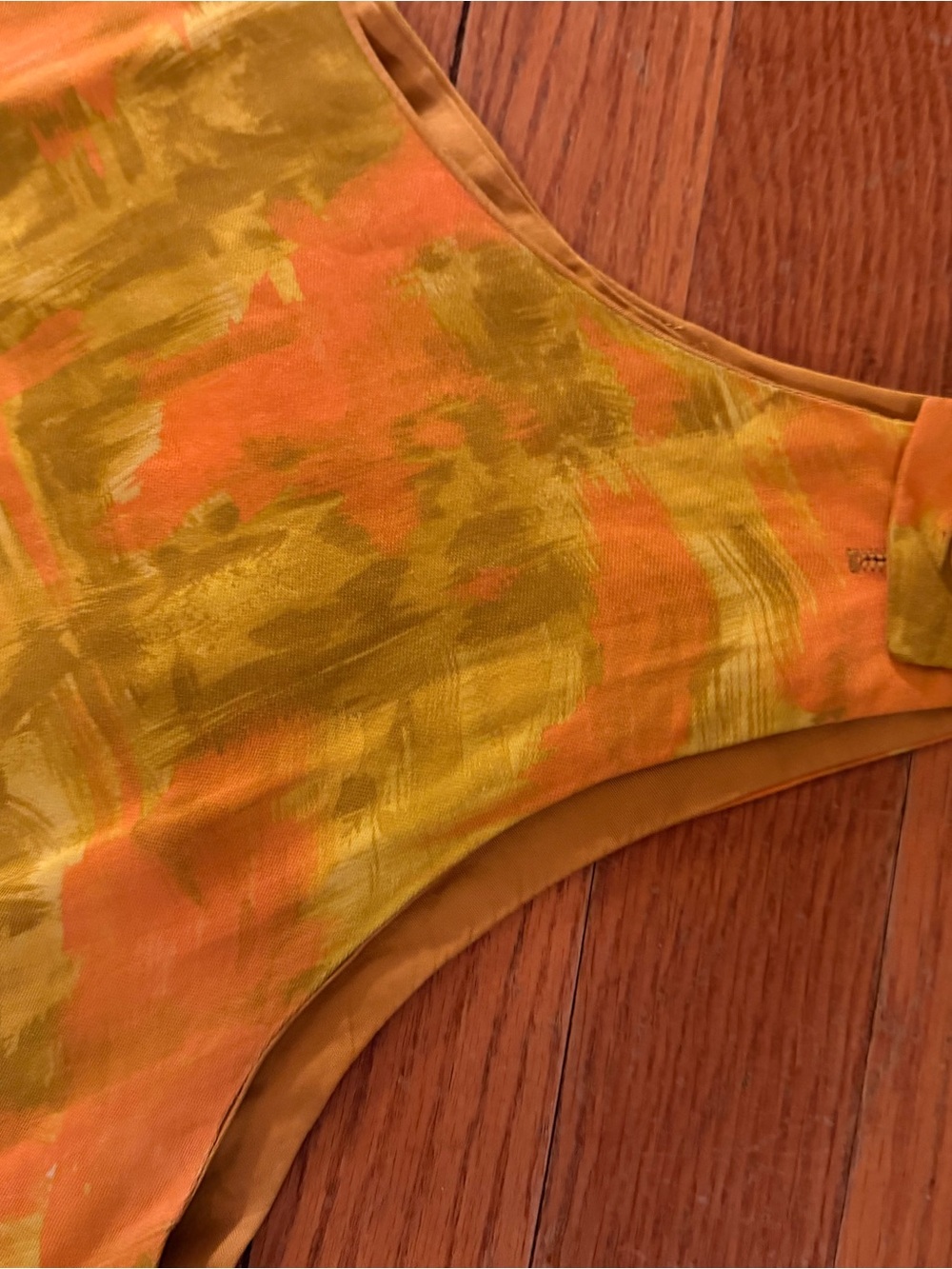 Beautiful vintage dress in Yellow and Orange - Brand Unspecified